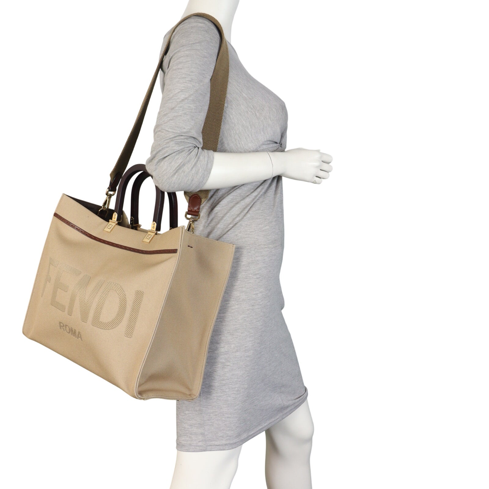 Fendi Sunshine Shopper Medium Canvas_IMG_1577.jpeg