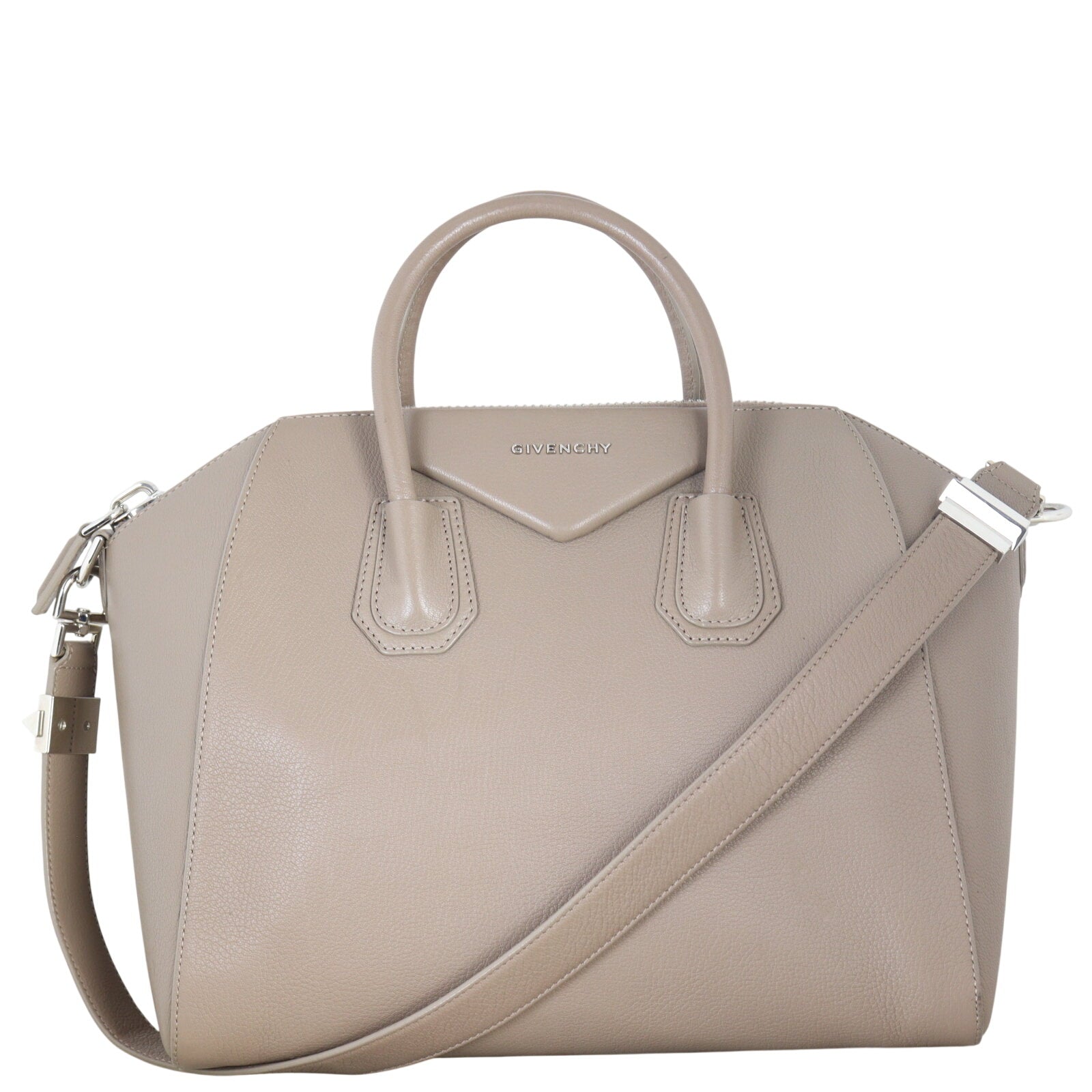 Givenchy Antigona Medium_IMG_2491.jpeg