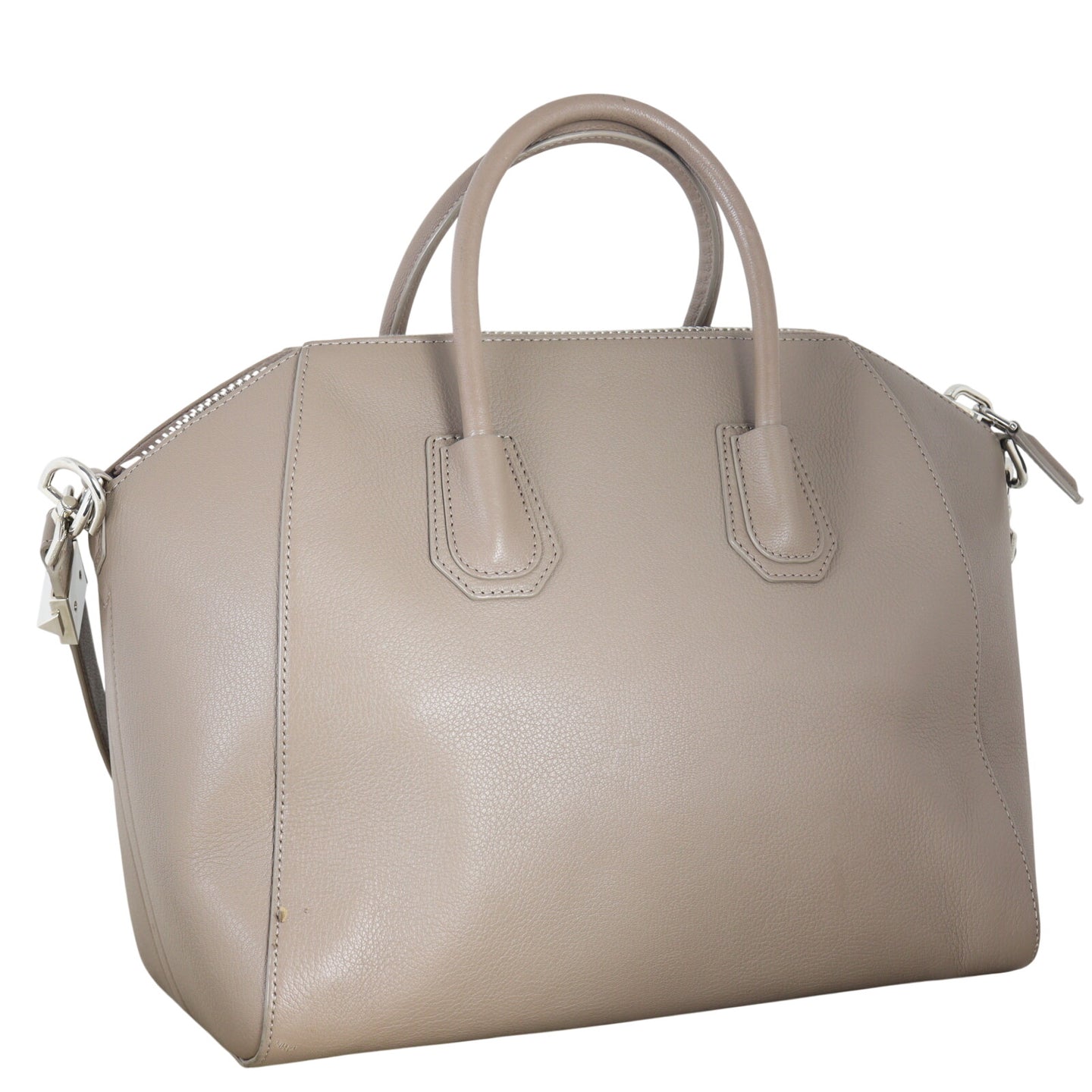 Givenchy Antigona Medium_IMG_2492.jpeg