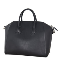 Givenchy Antigona Medium_IMG_7592.jpeg