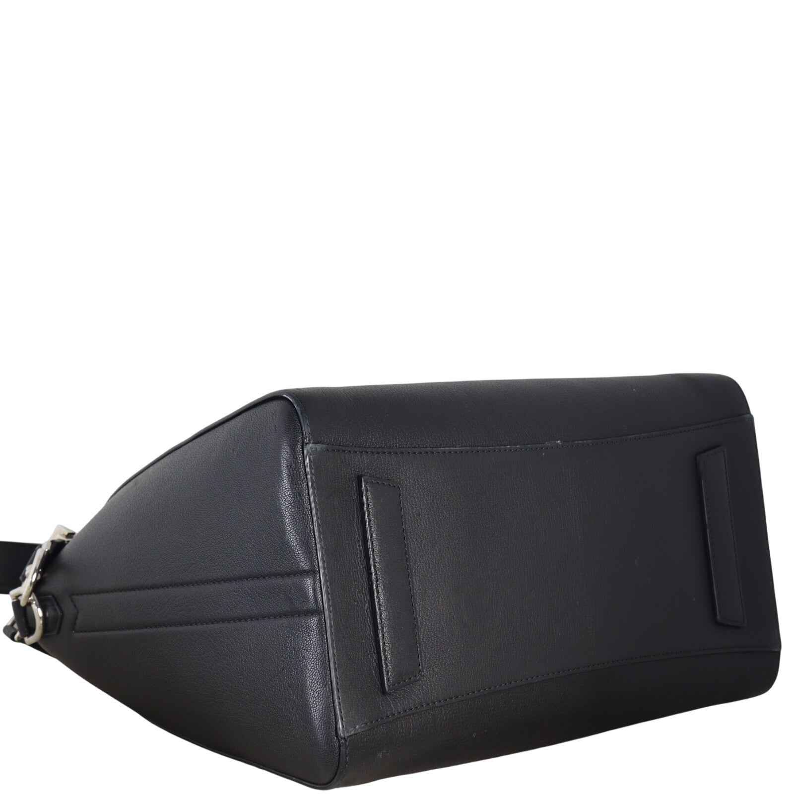 Givenchy Antigona Medium_IMG_7593.jpeg