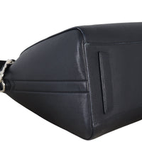Givenchy Antigona Medium_IMG_7595.jpeg