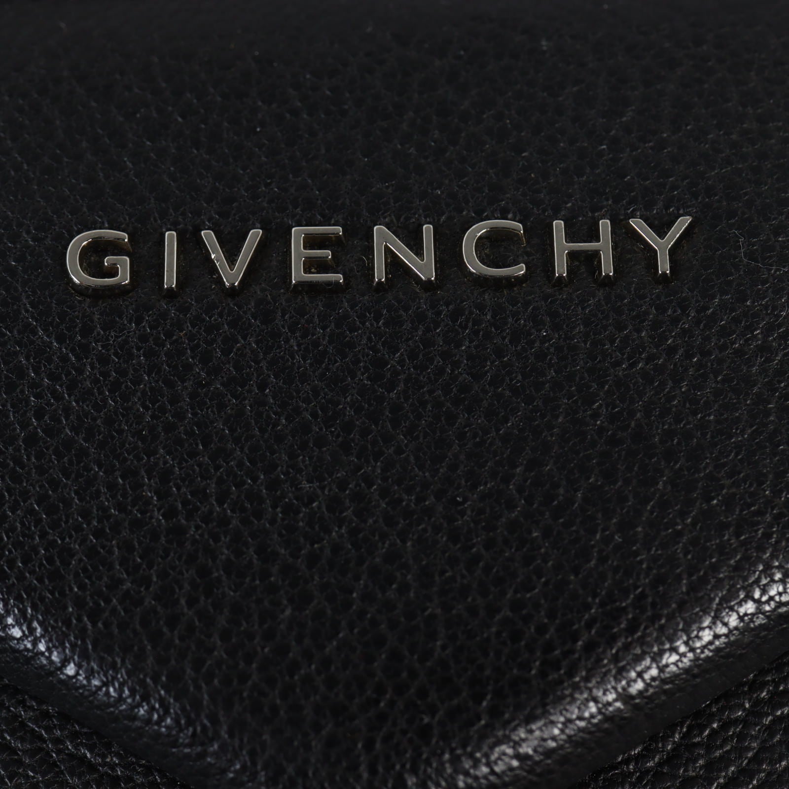 Givenchy Antigona Medium_IMG_7597.jpg