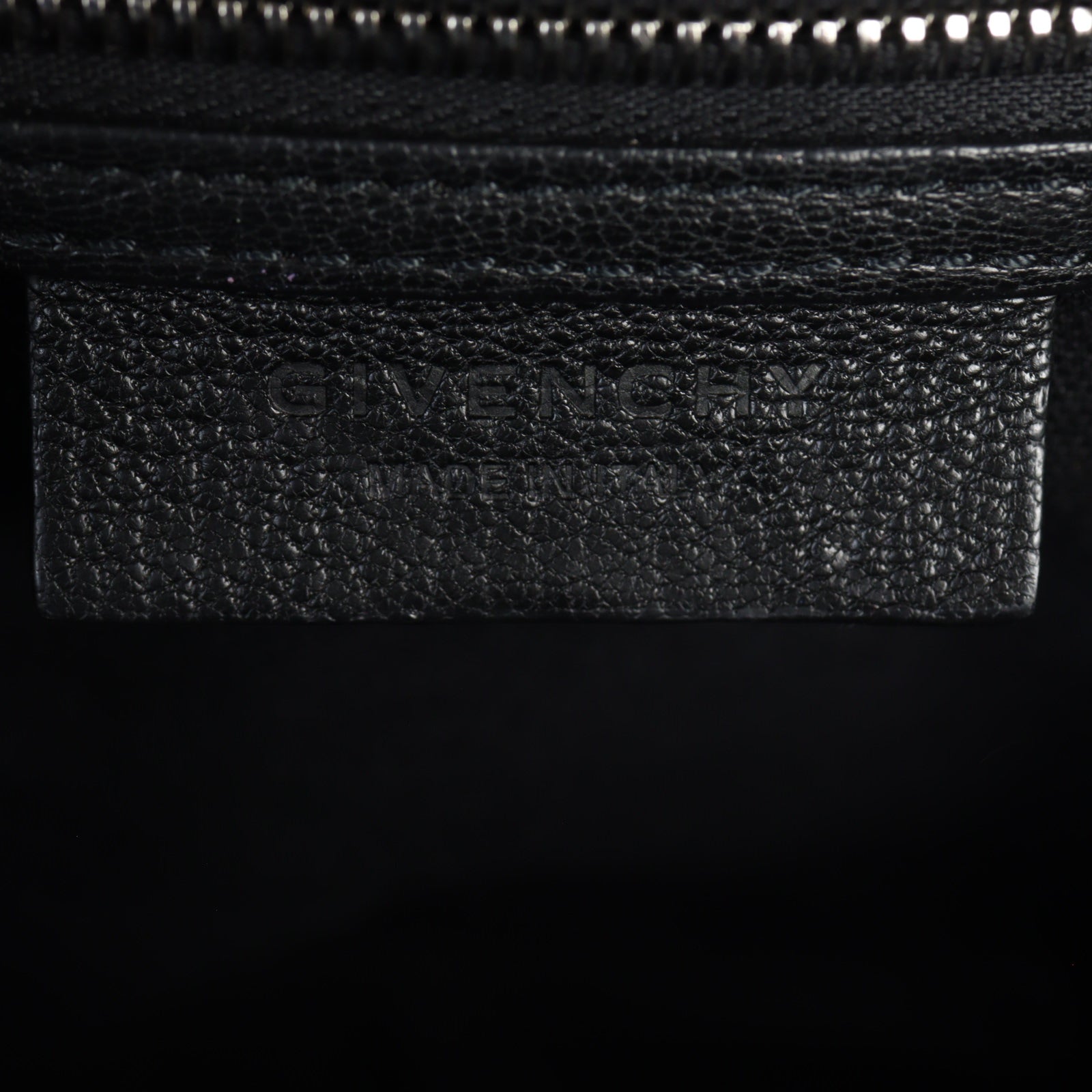 Givenchy Antigona Medium_IMG_7598.jpg