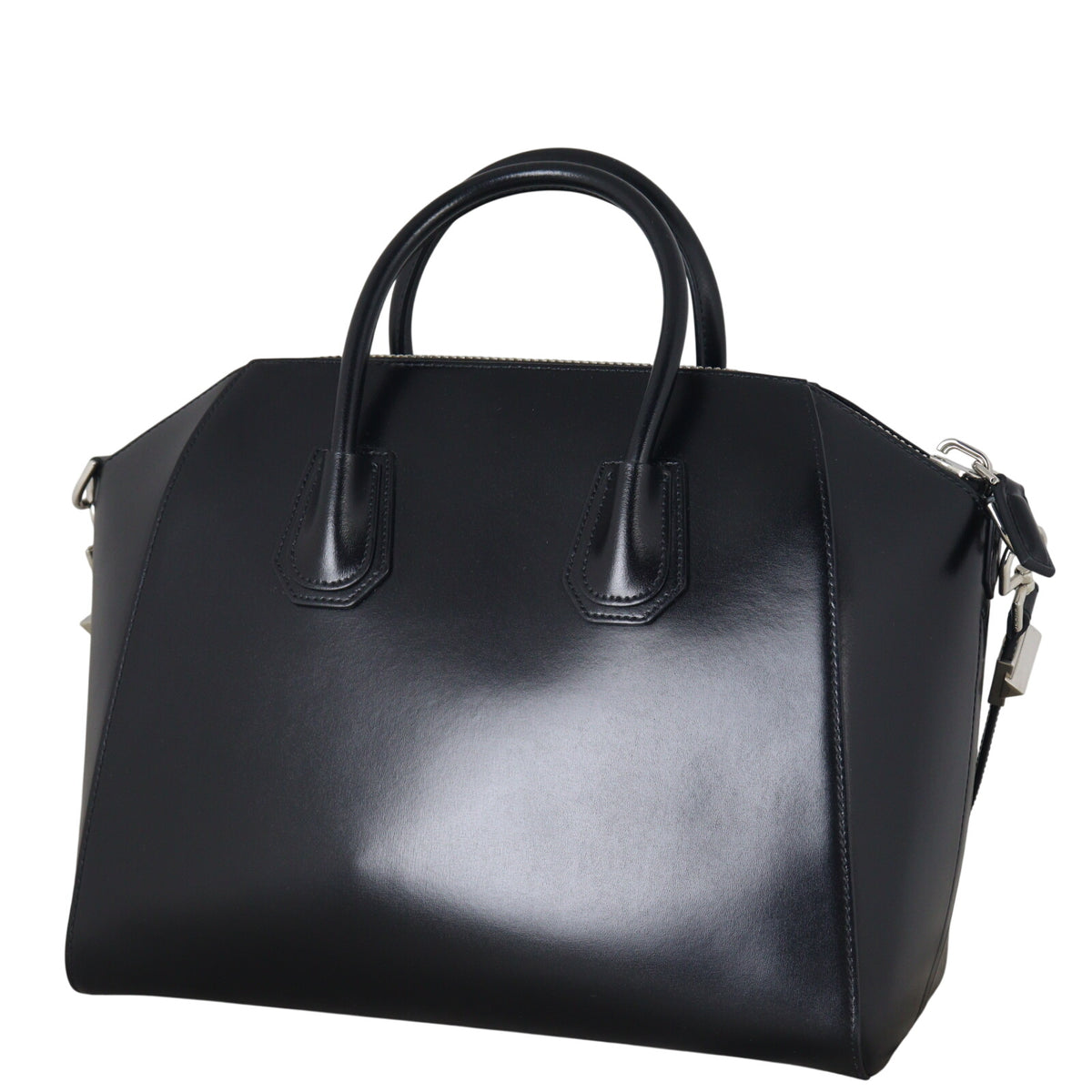 Givenchy Antigona Medium_IMG_8828.jpeg