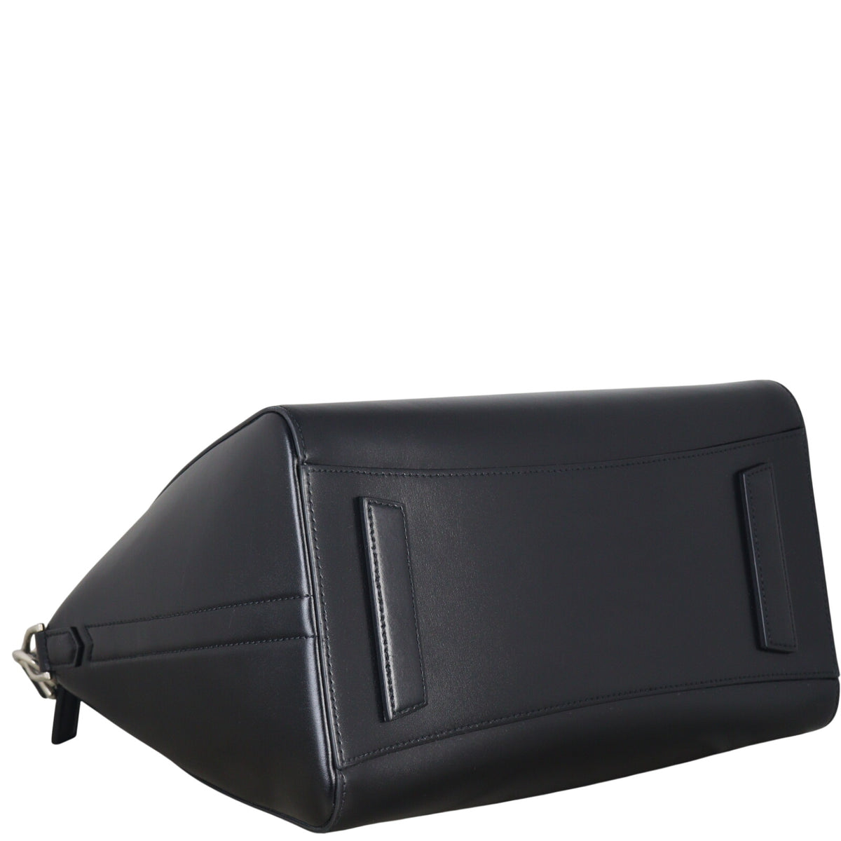 Givenchy Antigona Medium_IMG_8829.jpeg