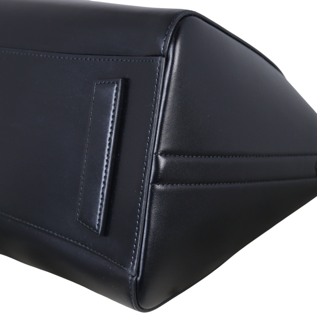 Givenchy Antigona Medium_IMG_8831.jpeg