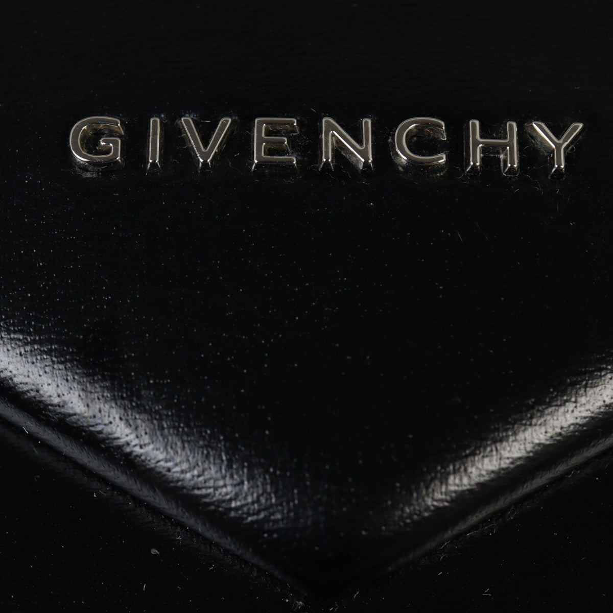 Givenchy Antigona Medium_IMG_8833.jpg