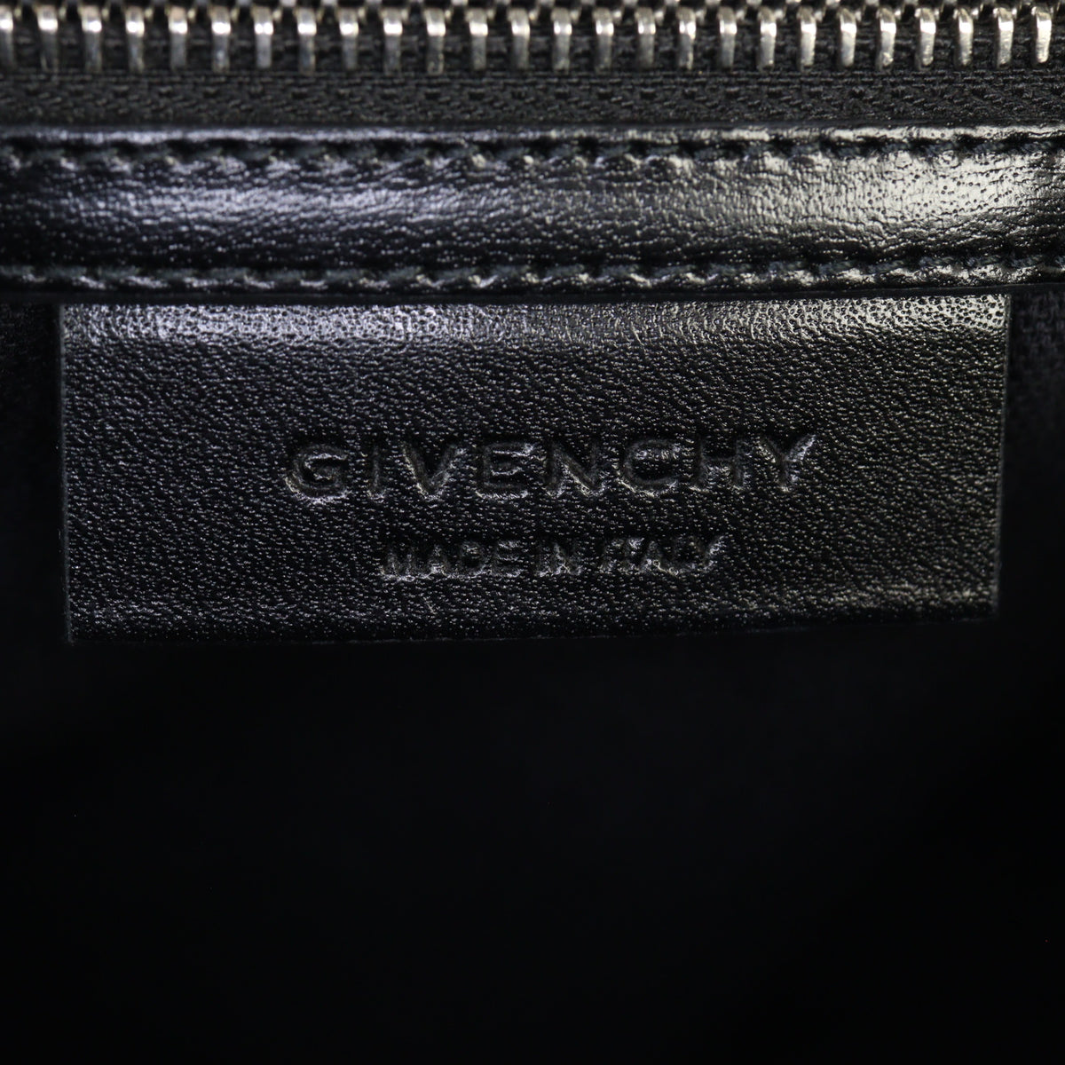 Givenchy Antigona Medium_IMG_8834.jpg