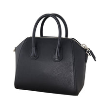 Givenchy Antigona Mini_IMG_1891.jpeg