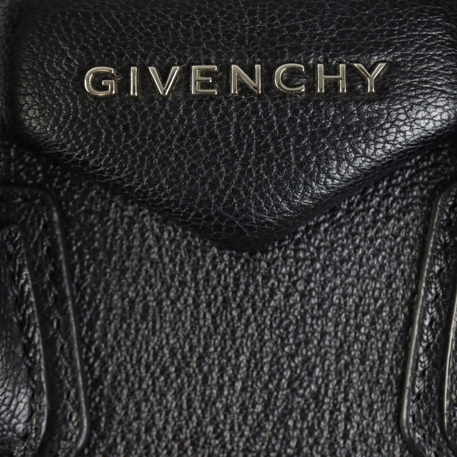 Givenchy Antigona Mini_IMG_1894.jpg