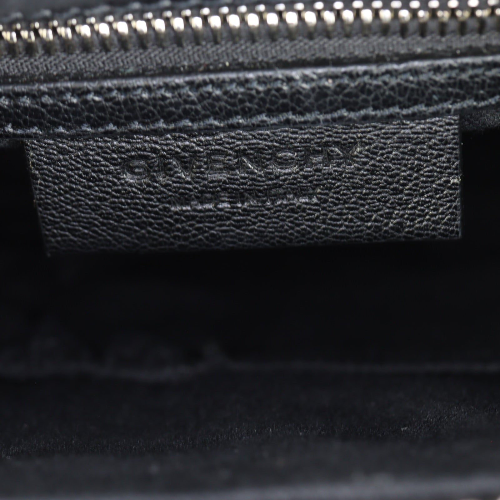 Givenchy Antigona Mini_IMG_1897.jpg