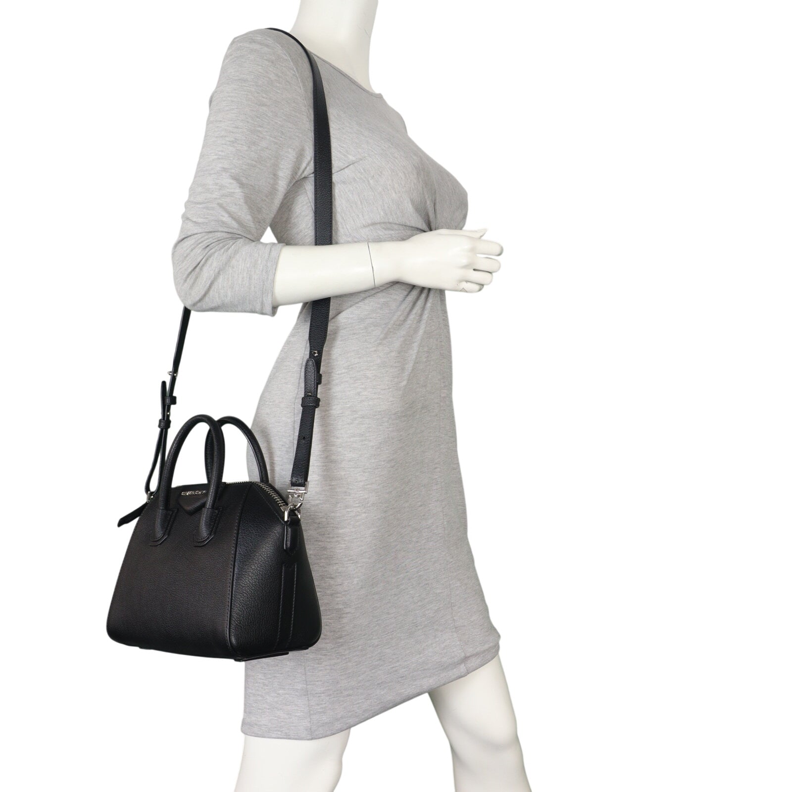 Givenchy Antigona Mini_IMG_2215.jpeg