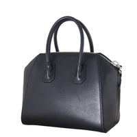 Givenchy Antigona Mini_IMG_3839.jpg