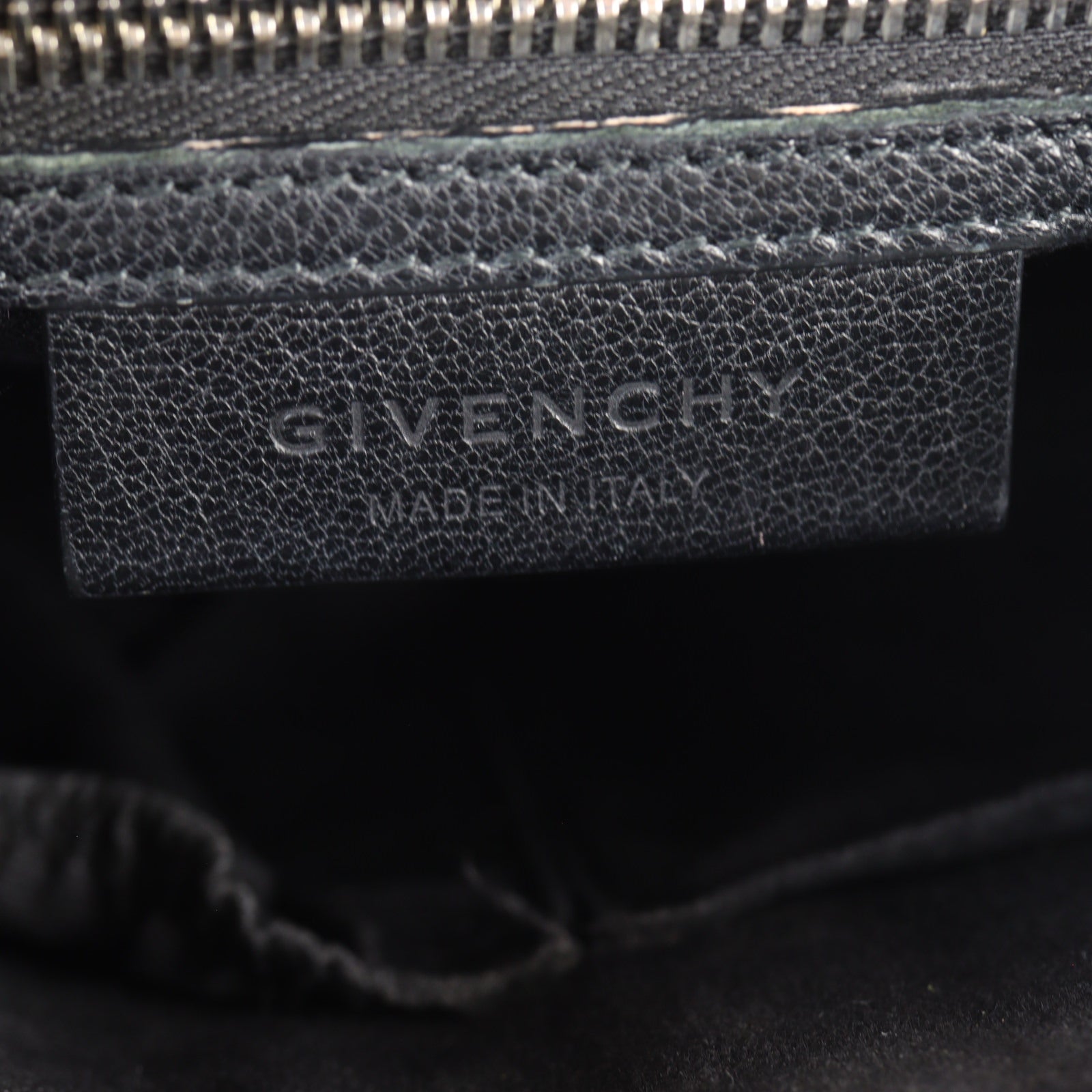 Givenchy Antigona Mini_IMG_3842.jpg