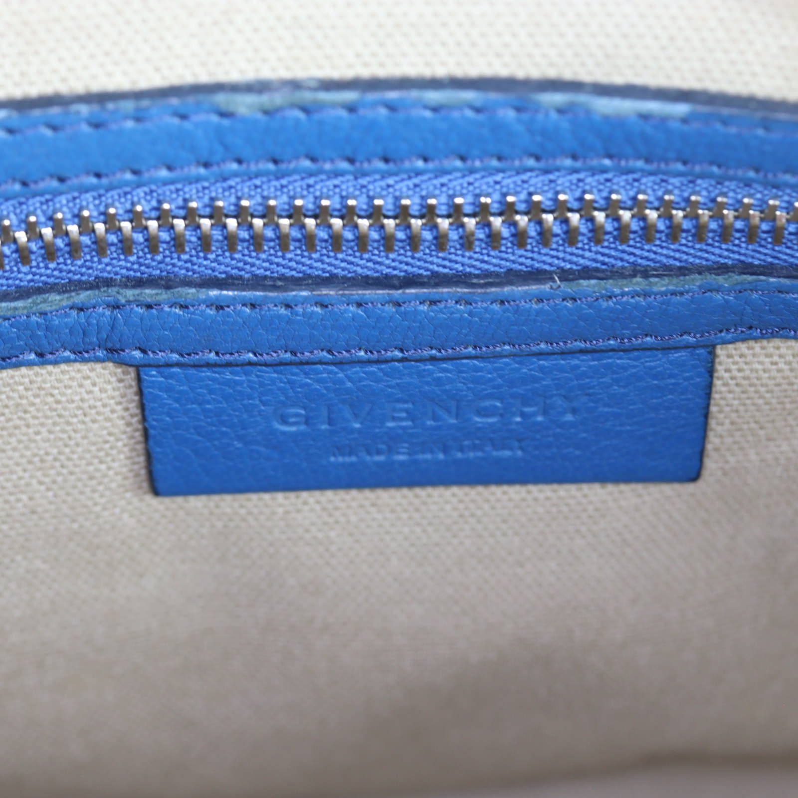 Givenchy Antigona Small_IMG_1852.jpg