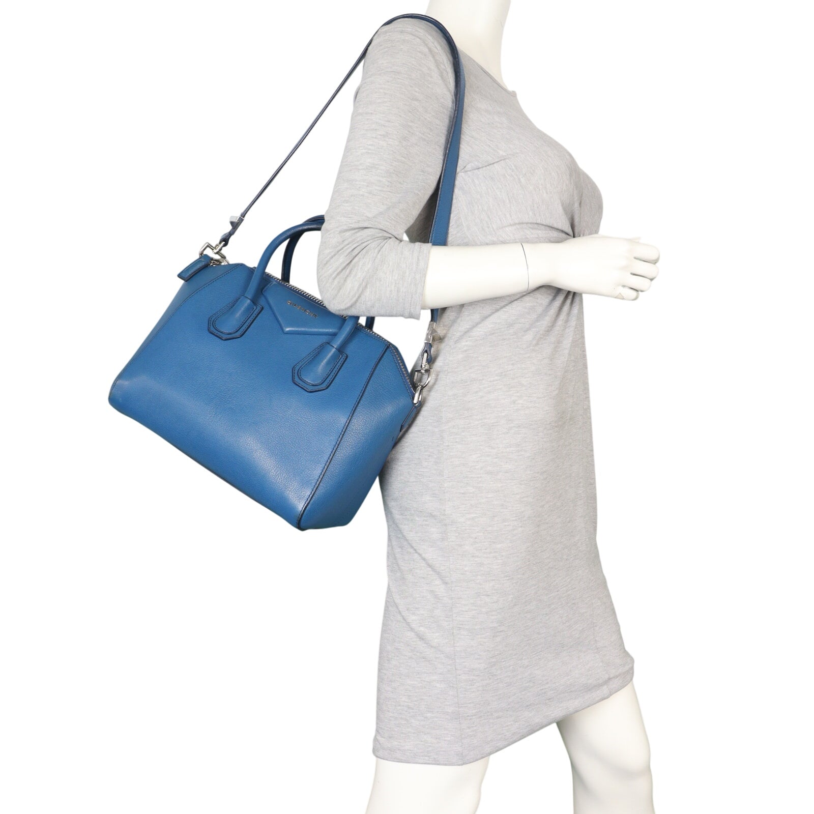 Givenchy Antigona Small_IMG_2210.jpeg