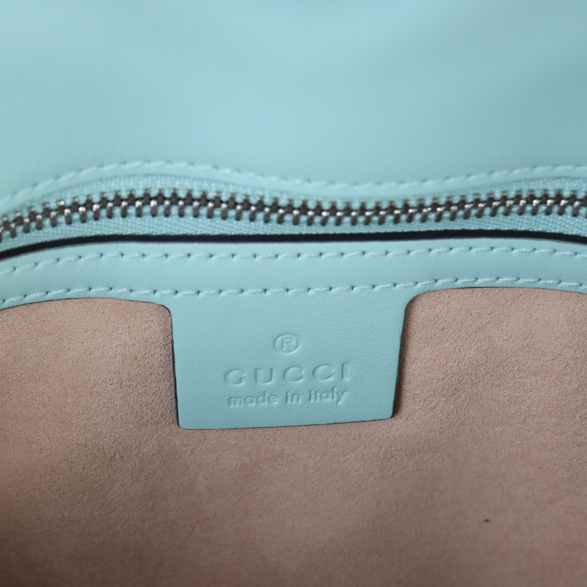 Gucci GG Marmont Matelasse Medium Shoulder Bag_IMG_0458.jpg