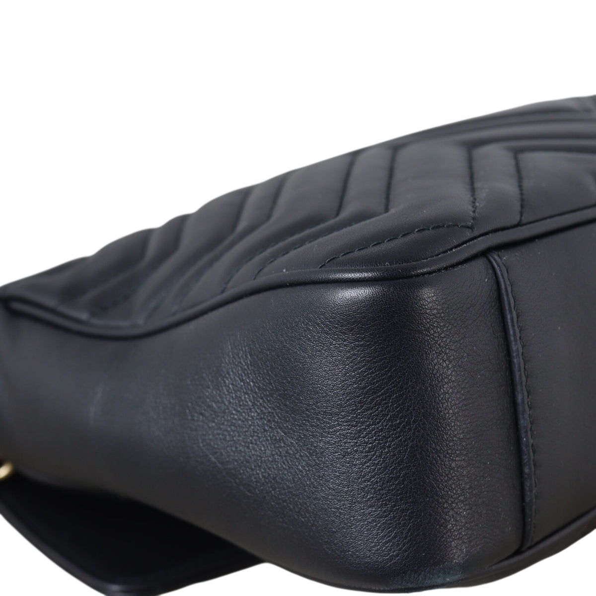 Gucci GG Marmont Matelasse Medium Shoulder Bag_IMG_1627.jpeg