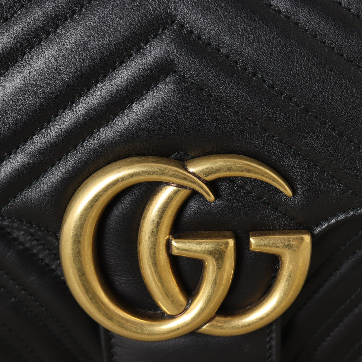 Gucci GG Marmont Matelasse Medium Shoulder Bag_IMG_1629.jpg