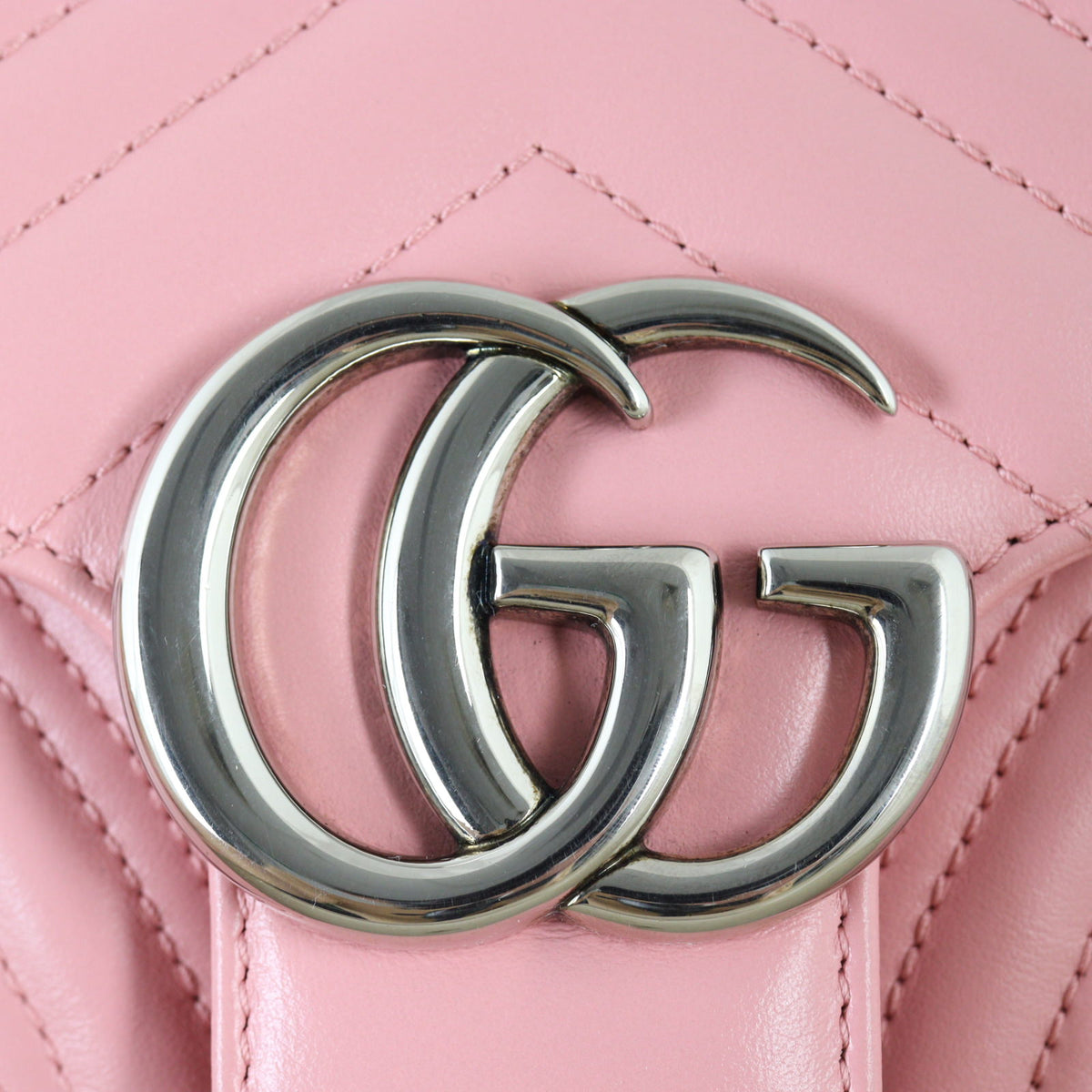 Gucci GG Marmont Matelasse Medium Shoulder Bag_IMG_1655.jpg