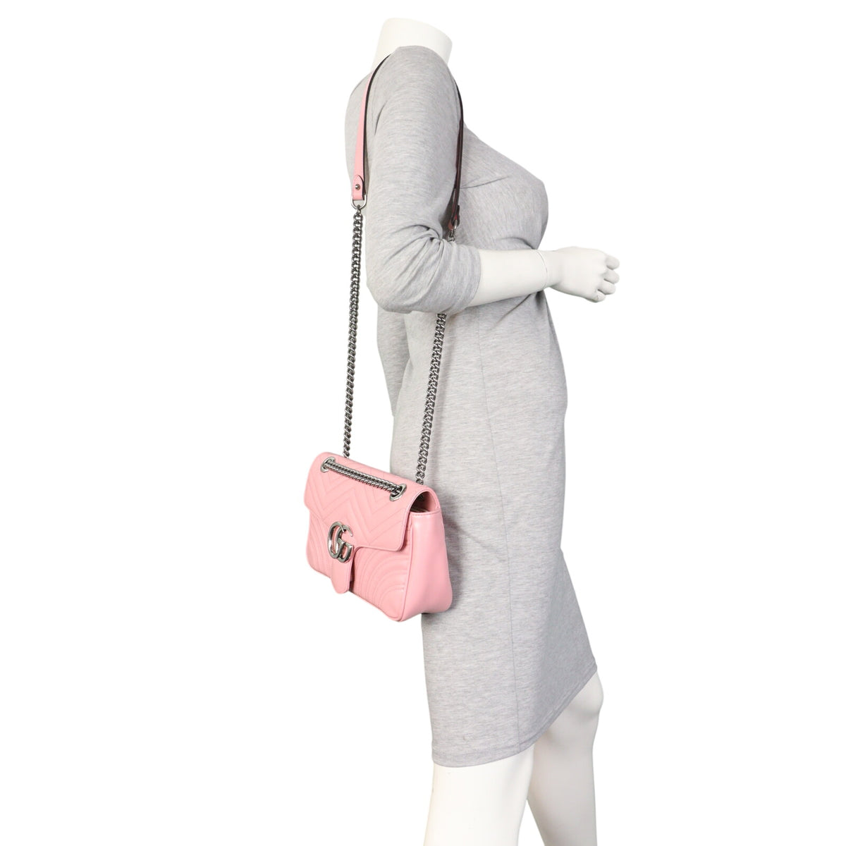 Gucci GG Marmont Matelasse Medium Shoulder Bag_IMG_1739.jpeg