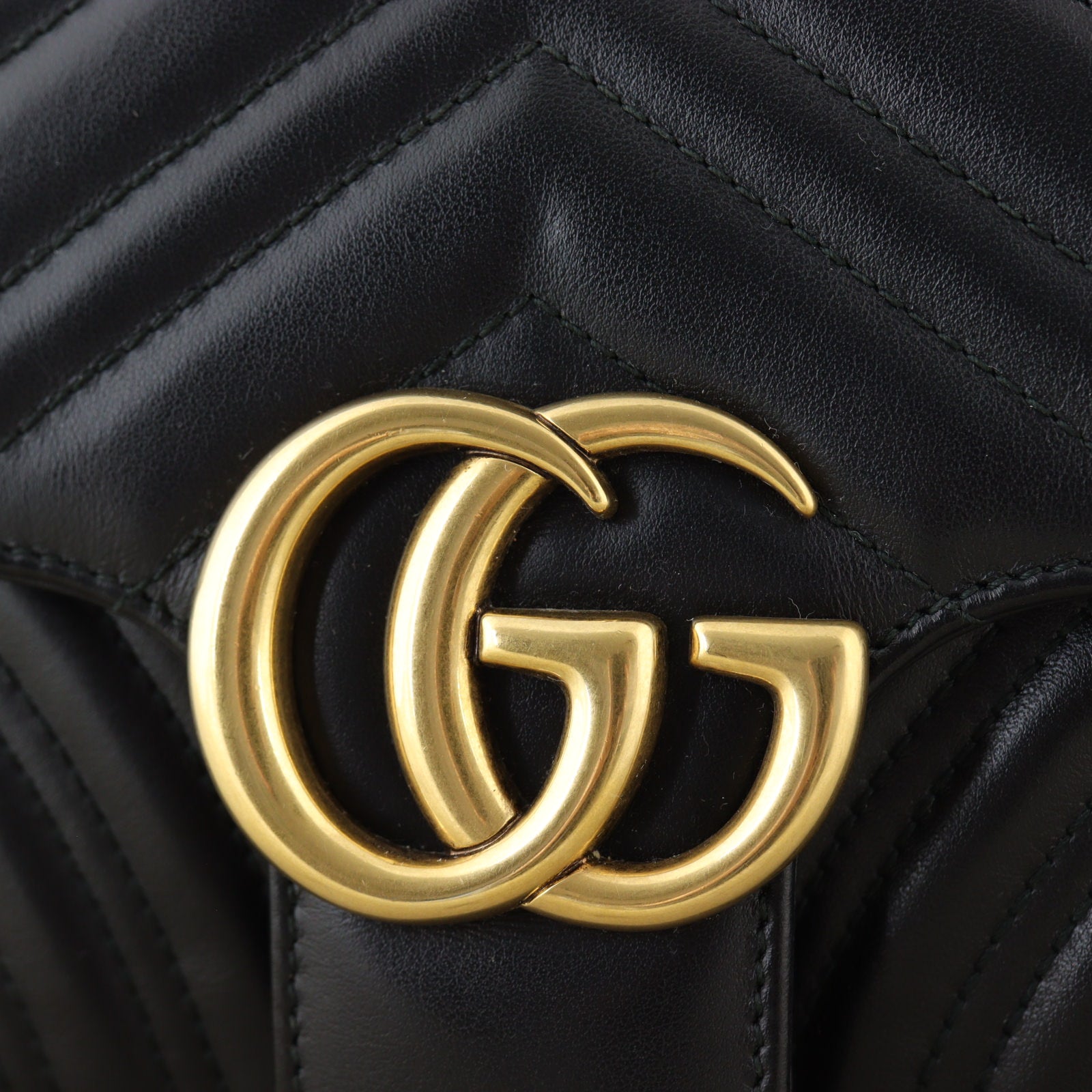 Gucci GG Marmont Matelasse Medium Shoulder Bag_IMG_4484.jpg