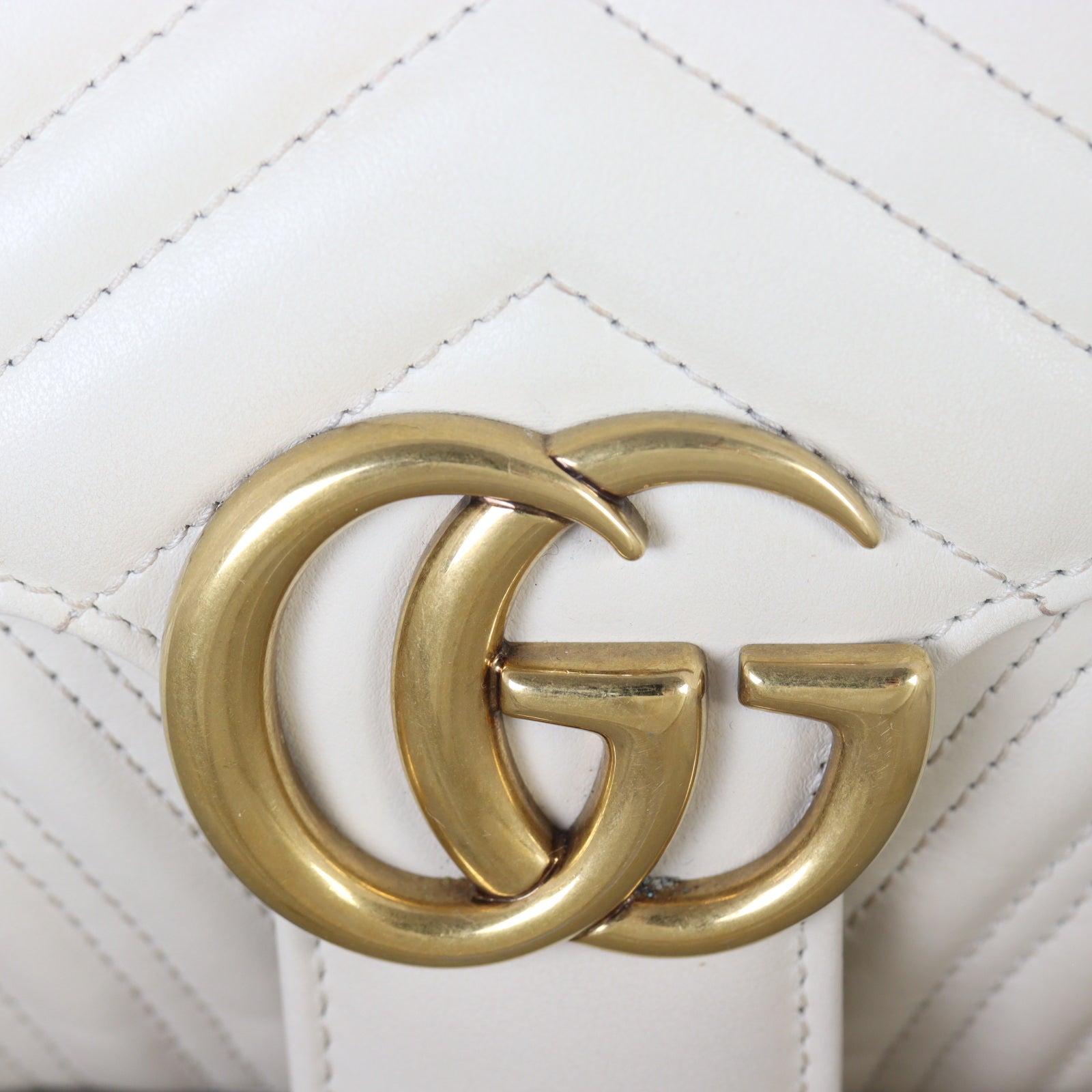 Gucci GG Marmont Matelasse Medium Shoulder Bag_IMG_4646.jpg