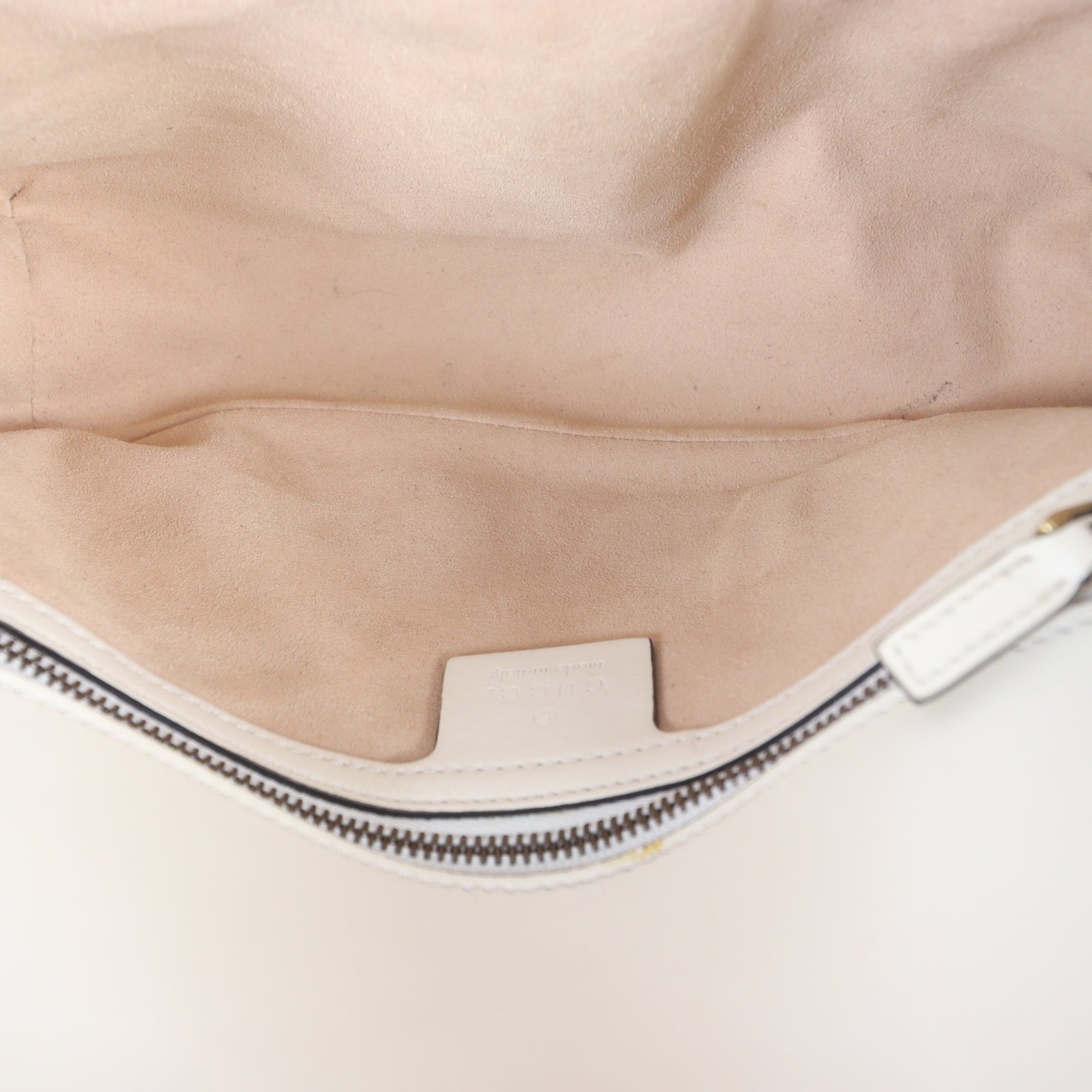 Gucci GG Marmont Matelasse Medium Shoulder Bag_IMG_4651.jpg