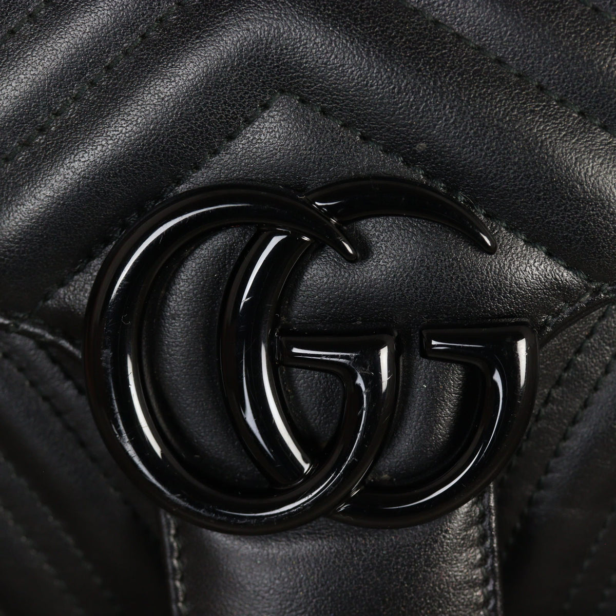 Gucci GG Marmont Matelasse Medium Shoulder Bag_IMG_5584.jpg