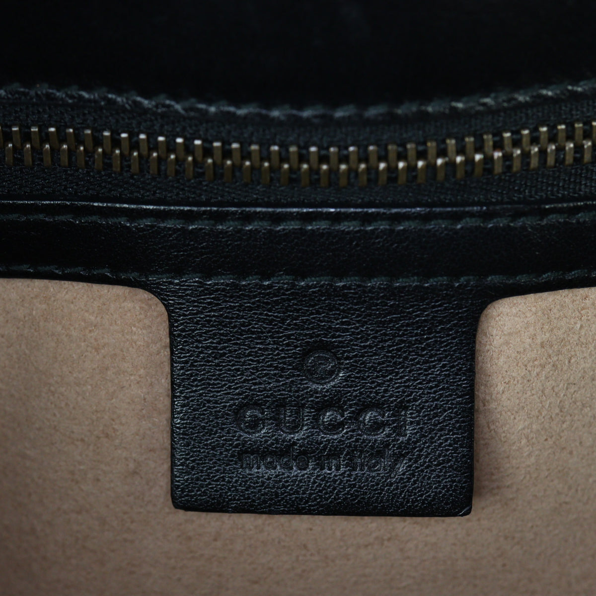 Gucci GG Marmont Matelasse Medium Shoulder Bag_IMG_8889.jpg