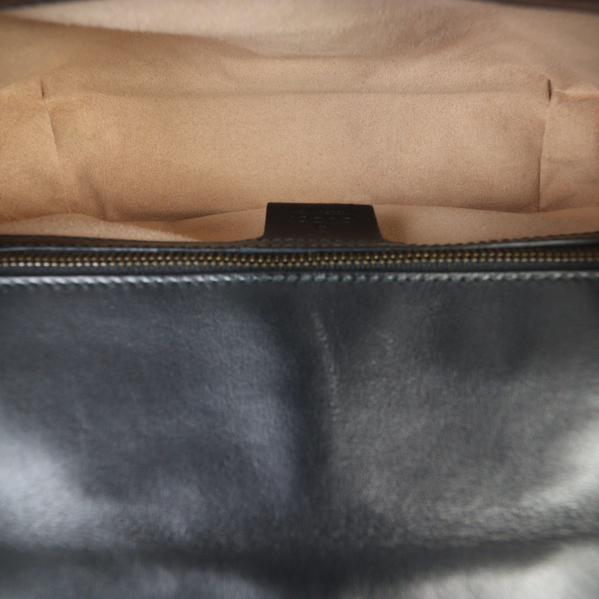 Gucci GG Marmont Matelasse Medium Shoulder Bag_IMG_8893.jpg