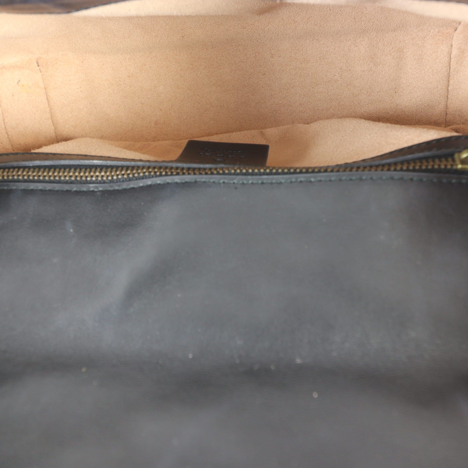 Gucci GG Marmont Matelasse Medium Shoulder Bag_IMG_9981.jpg