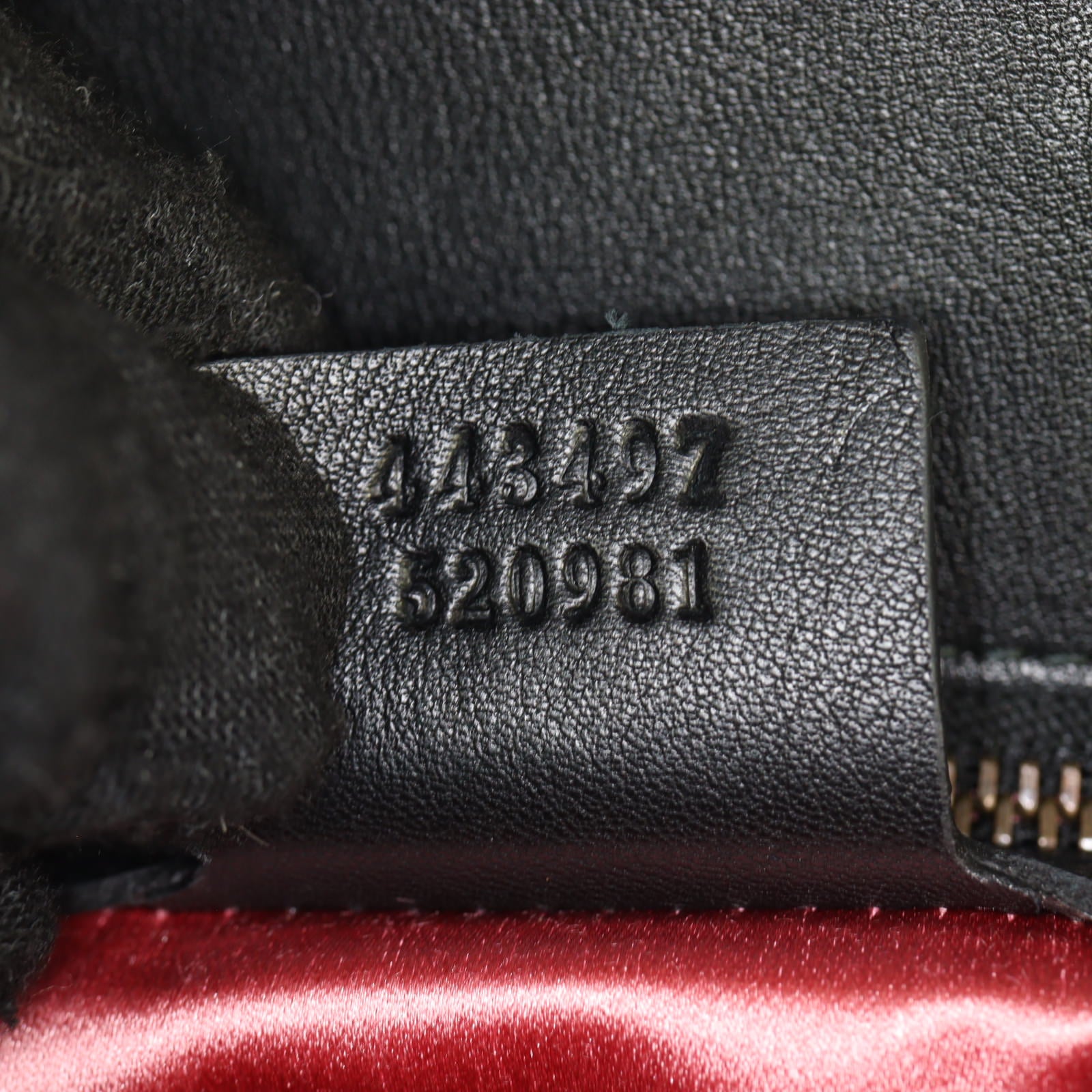 Gucci GG Marmont Velvet Medium Shoulder Bag (hot stamped)_IMG_9917.jpg