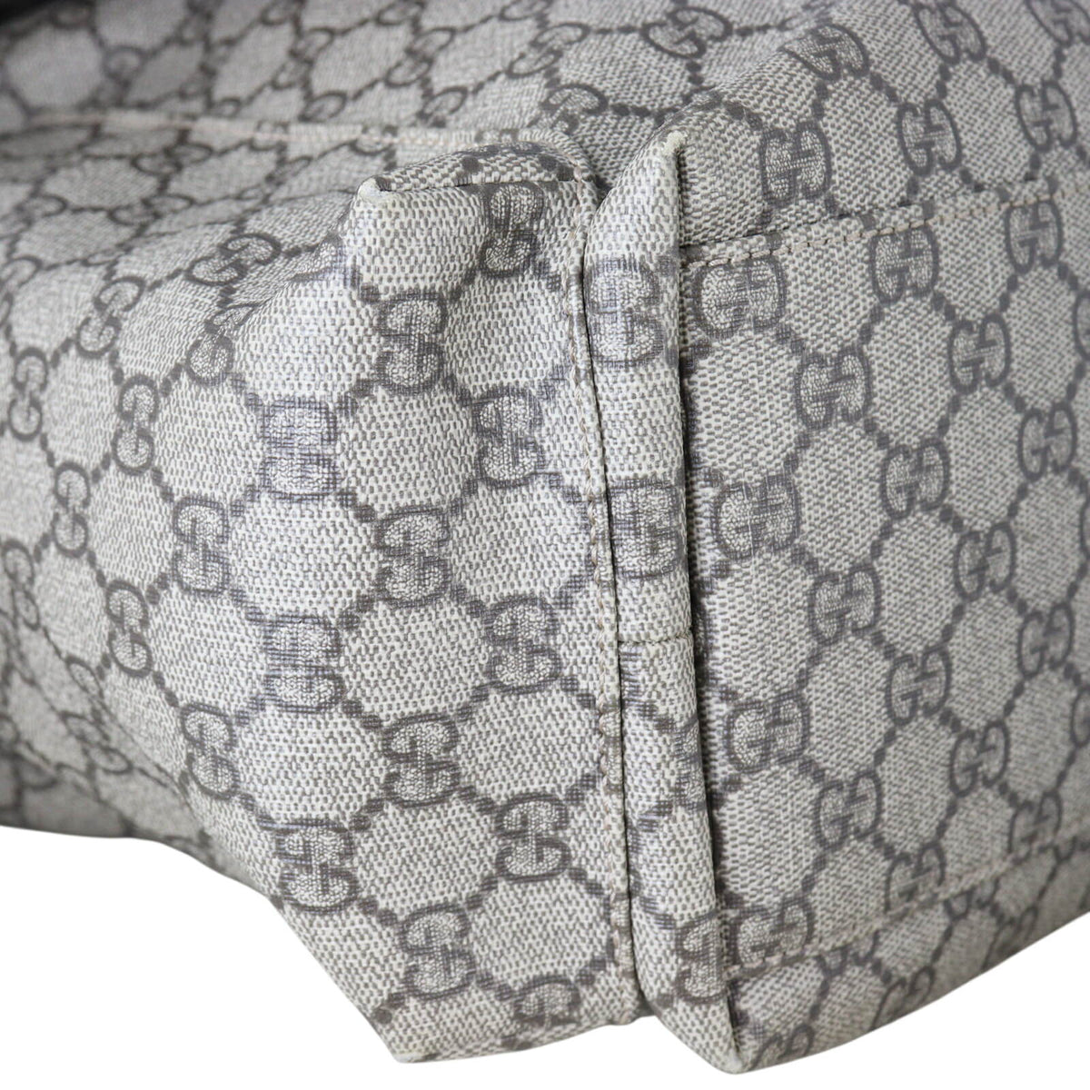 Gucci GG Supreme Baby Bag_IMG_8337.jpeg