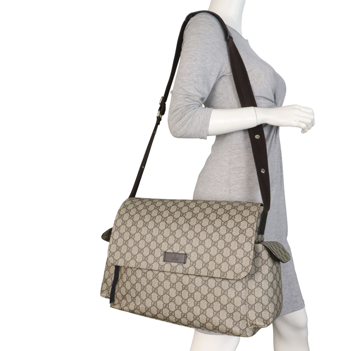 Gucci GG Supreme Baby Bag_IMG_8602.jpeg
