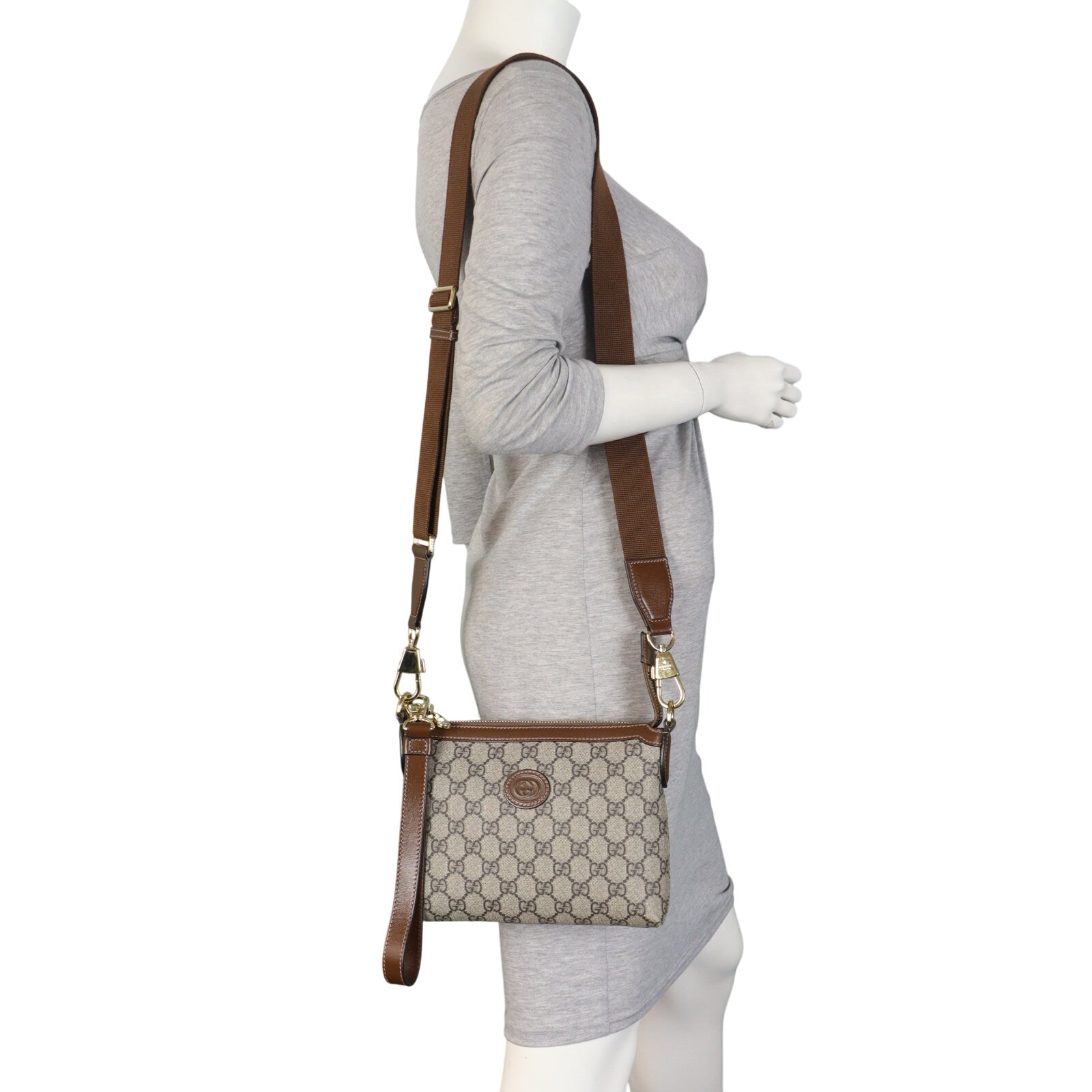 Gucci GG Supreme Interlocking G Messenger Bag_IMG_1580.jpeg