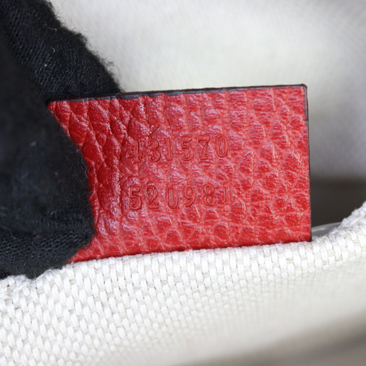 Gucci Soho Leather Chain Backpack_IMG_4378.jpg
