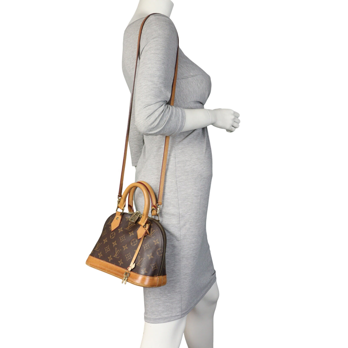 Louis Vuitton Alma BB Monogram_IMG_4071.jpeg