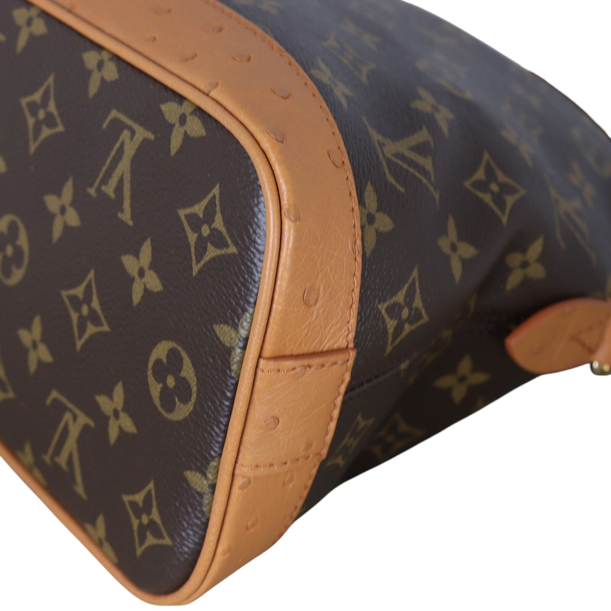 Louis Vuitton Alma MM Soft Celebration Monogram Ostrich_IMG_2896.jpg