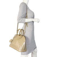 Louis Vuitton Alma PM Monogram Vernis (beige)_IMG_0971.jpeg