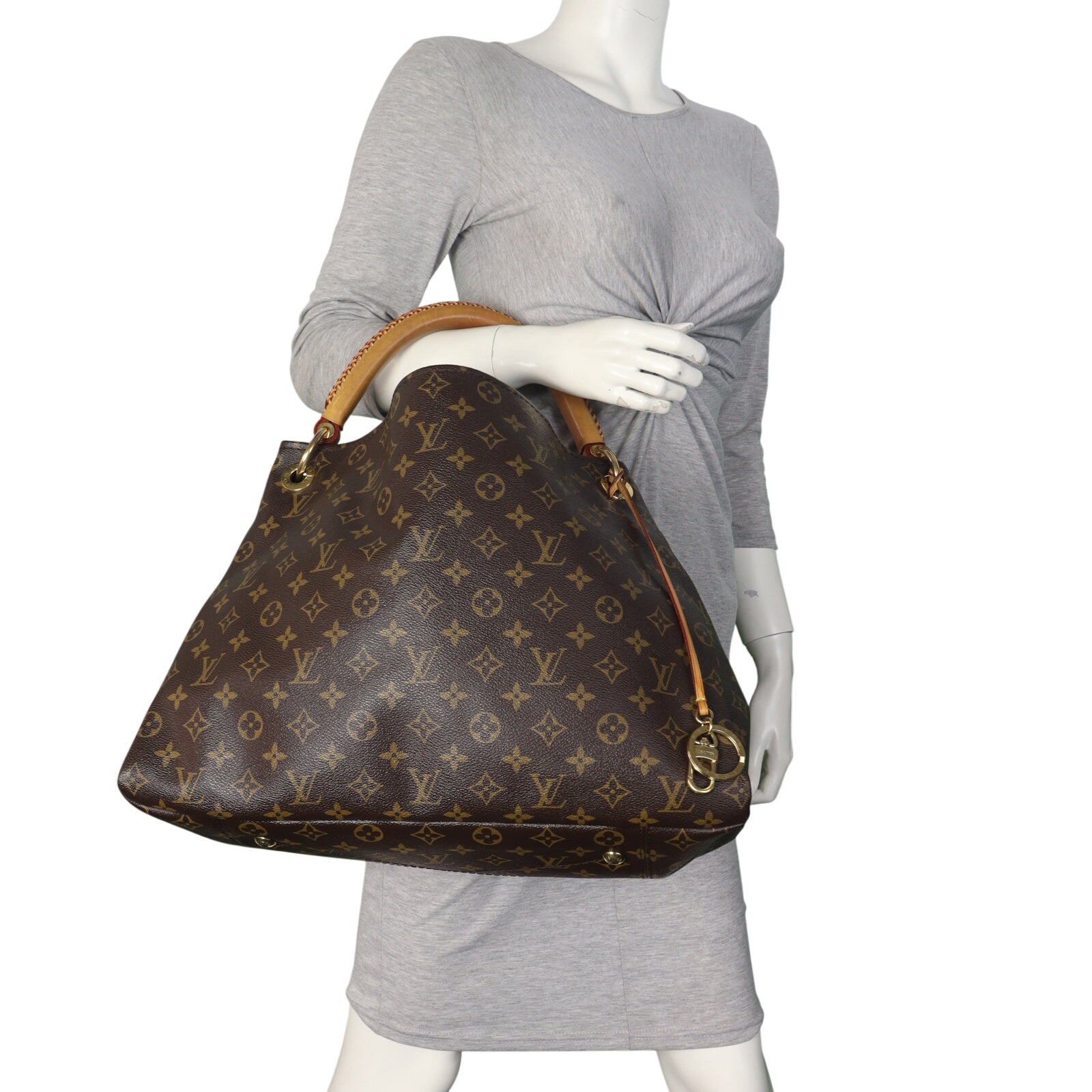 Louis Vuitton Artsy MM Monogram_IMG_1912.jpeg
