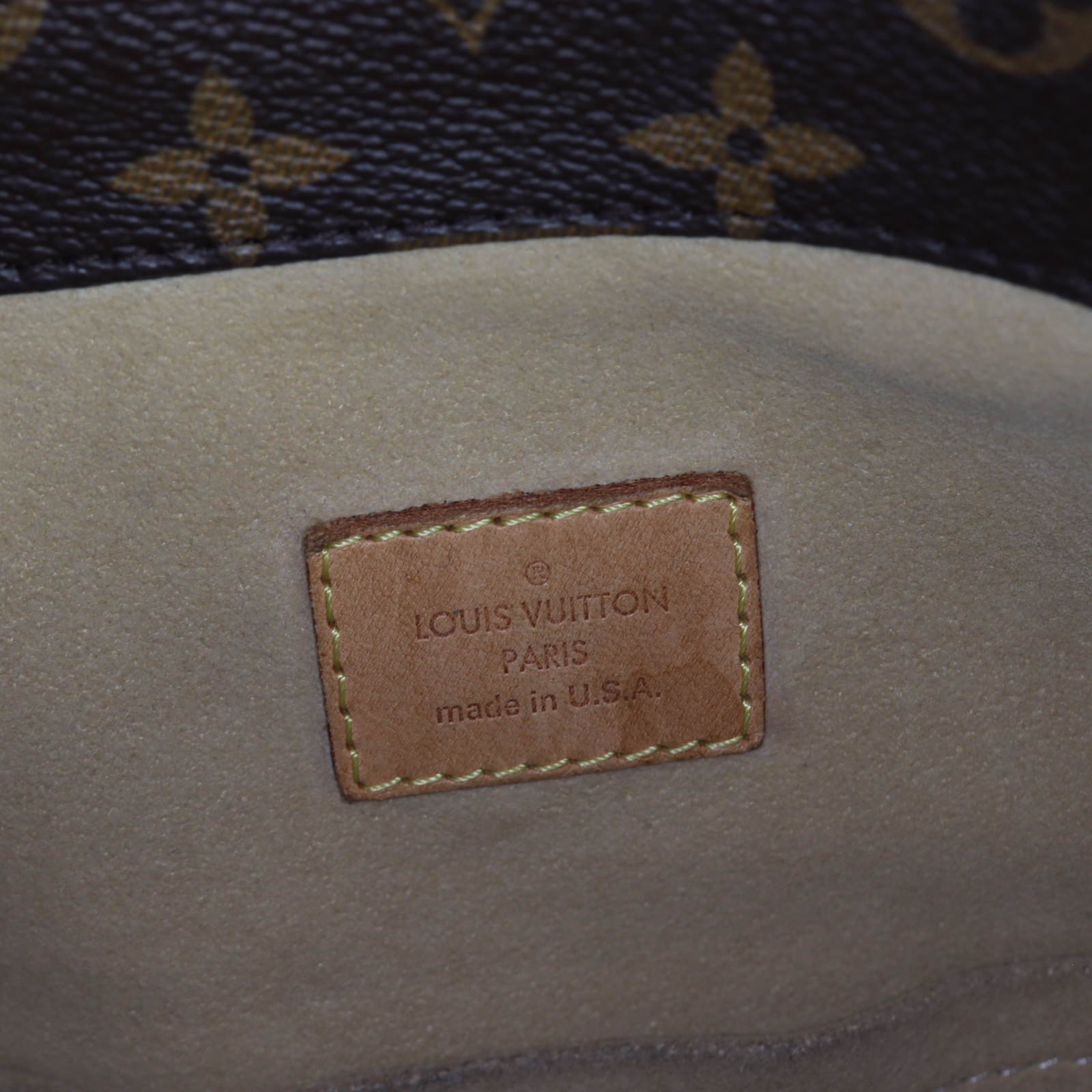 Louis Vuitton Artsy MM Monogram_IMG_4805.jpg