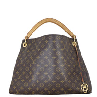 Louis Vuitton Artsy MM Monogram_IMG_7488.jpeg