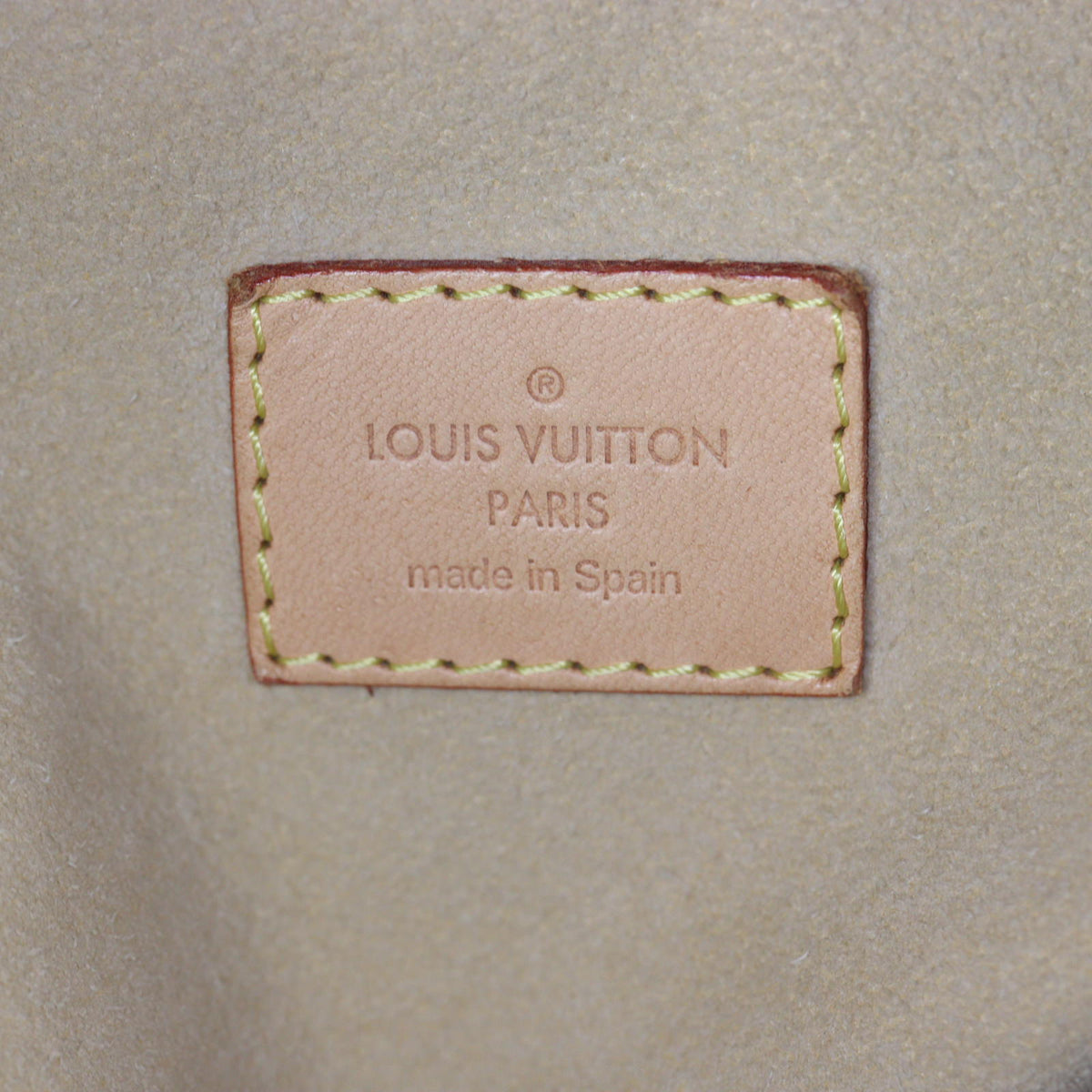 Louis Vuitton Artsy MM Monogram_IMG_7494.jpg