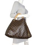 Louis Vuitton Artsy MM Monogram_IMG_7635.jpeg