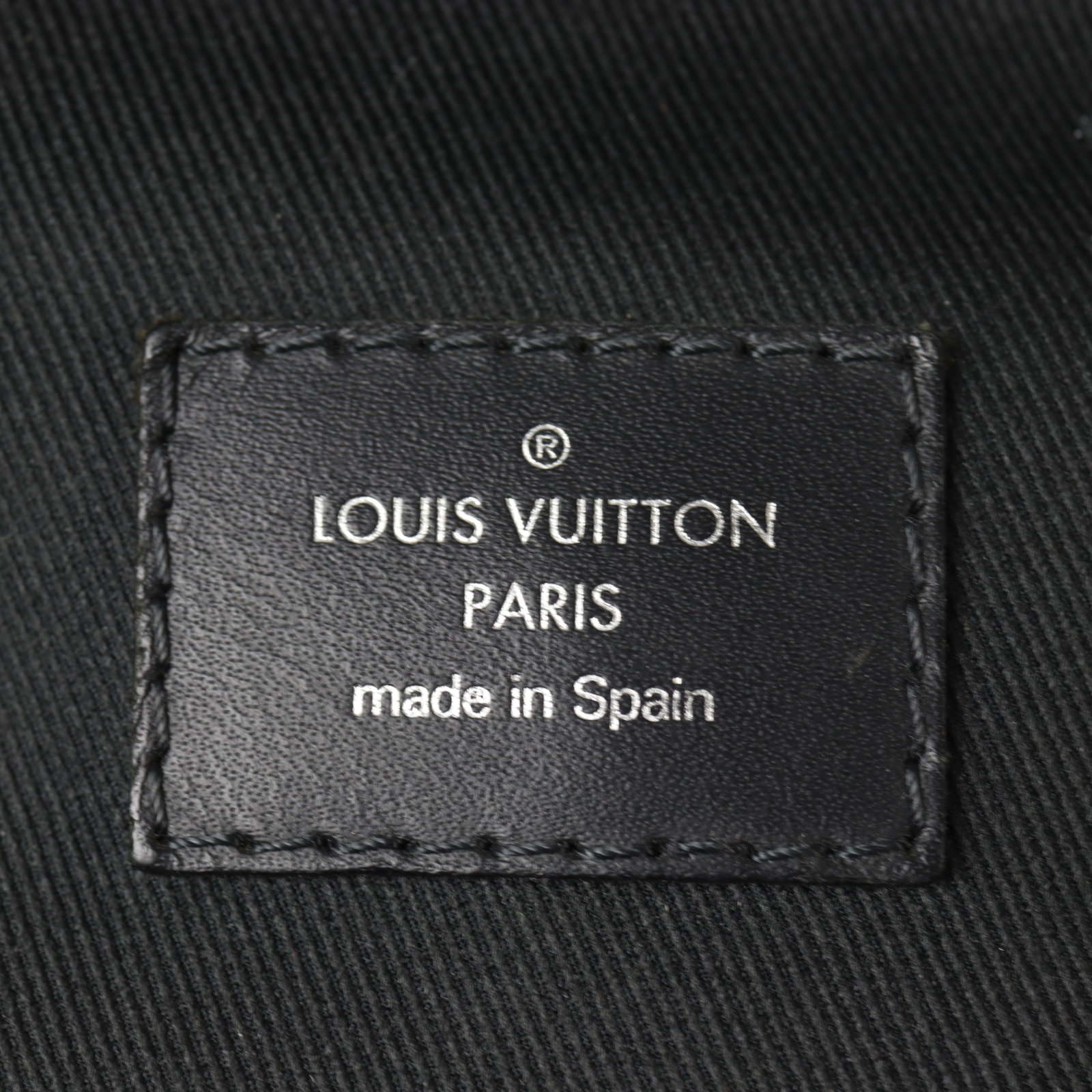 Louis Vuitton Avenue Sling Bag Damier Graphite_IMG_8261.jpg