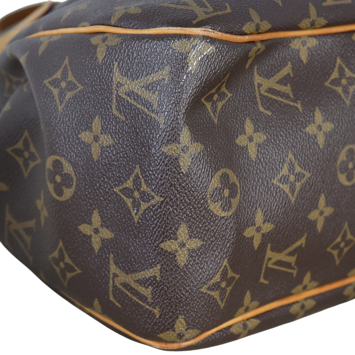 Louis Vuitton Batignolles Horizontal Monogram_IMG_4688.jpeg