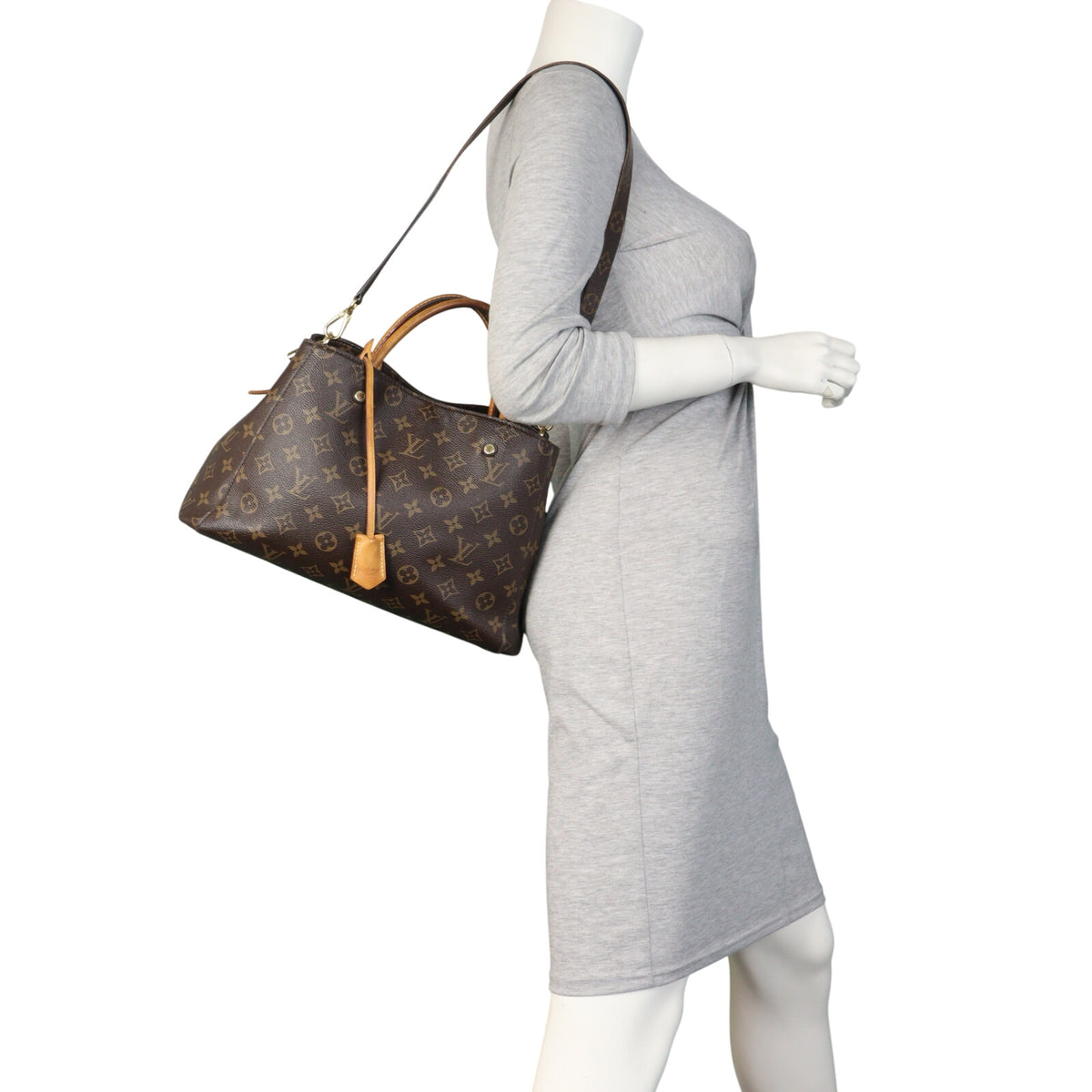 Louis Vuitton Montaigne MM Monogram_IMG_8300.jpeg
