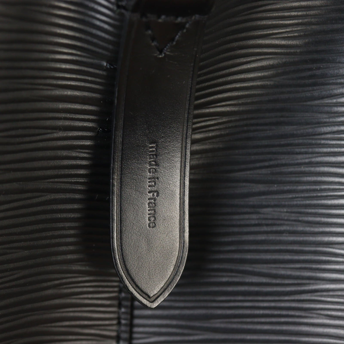 Louis Vuitton NeoNoe Epi_IMG_8400.jpg